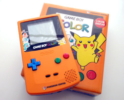 meteor-falls:  Game Boy Color // Pokemon 3rd Anniversary Limited