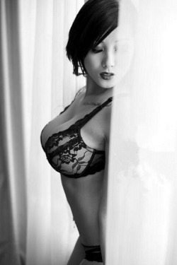 Sensual hot girls masturbating live on free adult webcams Click