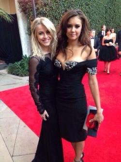 ninadobrevdaily:  Nina Dobrev and Julianne Hough at the Golden