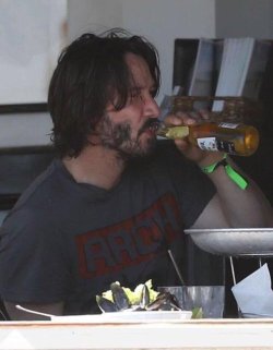 jack-roscoe:  keanu reeves drinking a corona & having an