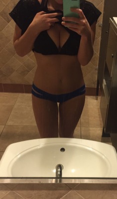 cumbackcouple:  Hubby loves it when I send him pics like this