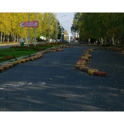 #Soviet #park. #Autumn #colors   .   #shadow #nofilters #walking