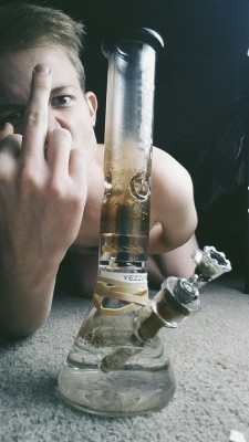 athleticbrutality:  yezzurp:   Bad mood ft. My bong   Blaze,