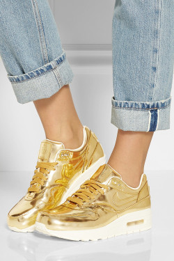 DREAM FASHION