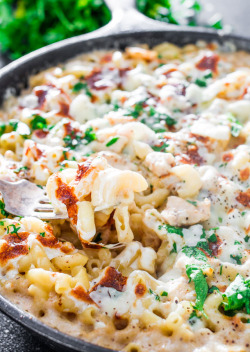 verticalfood:  Easy Chicken Alfredo Pasta Bake