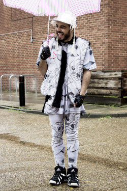 robertopiqueras:  Day n night, rain or shine… #FASHiONZ !!