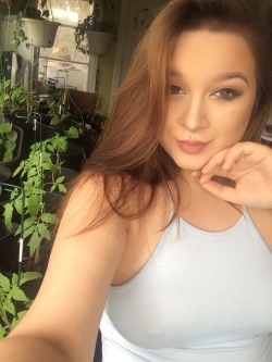 zenaxaria:  plant based cutie with a plant based booty