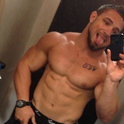 campusbeefcake:  ow, this hurts good in my pants