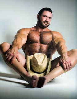 fromhead2toes:  Beefy Cowboy