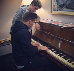 musiclover-1d:  “@onedirection: The guys just playing a