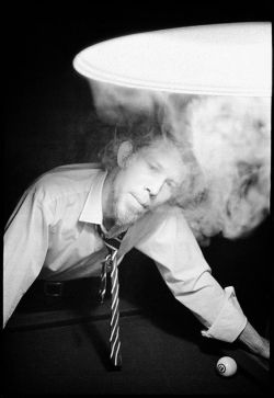 autumnsredglaze:  Tom Waits-photo by Scott Smith