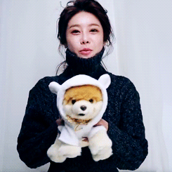 pinkhot:  qt sojin and her little puppy at the end of her bnt