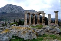 historyfilia:Temple of Apollo with Acrocorinth (acropolis of