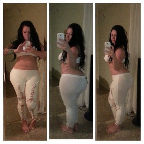 elkestallion:  Absolutely love these leggings, but u still got da tag onâ€¦.never worn them out, cause one wrong moveâ€¦ CRACK GUARANTEED. .. #curves #cokebottle #stallion #booty #bombshell