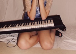 kimberlystokes:Piano girl