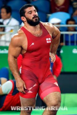 muscular guys, bodybuilders and my states of soul.