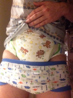 diaperdboy:  Trying the new crinklz , they feel comfy already