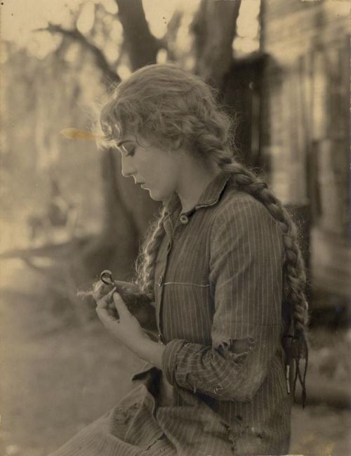 Mary Pickfordhttps://painted-face.com/