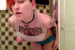 mirahxox:  bettie-n-love:  Have some sexiness. Thanks for following