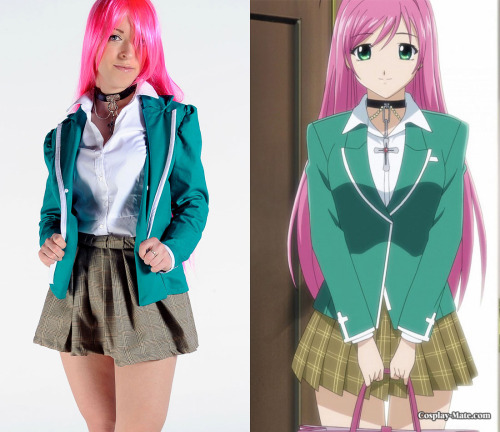 I’m working on the Moka set from Rosario vampire. I gonna upload it on the website next week but here a teaser to give you a idea of the costume. I really like the vest and the wig but the skirt was to long so we figured a trick to make it more