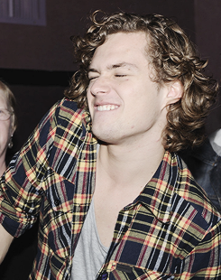 dragomirs:  4 favourite pictures - finn jones + candids, asked