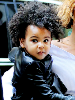 serfborts:  But can we talk about Blue’s curl pattern?!?! 