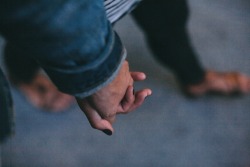 mikelernerphotography:  Hold hands, not grudges  (By Mike Lerner)