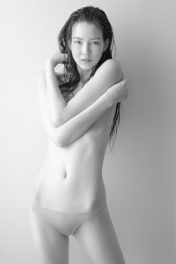 ishutmyeyestonotgoblind:  Jennifer Koch @ City Models Photography: