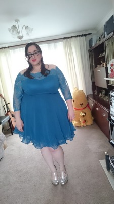 chubby-bunnies:  Fat Elsa - fat girls can be princesses too!