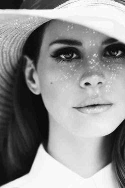 diamondsanddelrey:  Lana Del Rey and Marina and The Diamonds