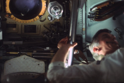 gunsandposes-history:  Inside the Apollo 17 command module on