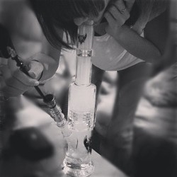 bentglassworks:  #repost from the beautiful @missjess_ Dabs with