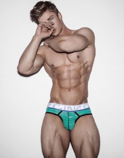 speedothighs:  Hot guy…with speedo thighs!