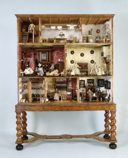 misswallflower:  Dolls’ house of Petronella Dunois, Anonymous,