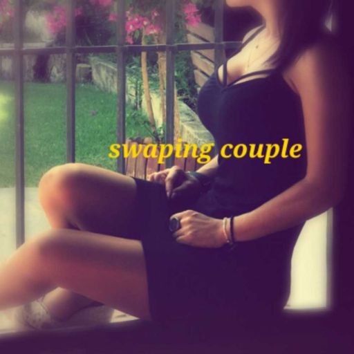 swaping-couple:  Teasing is better than showing.. love to tease