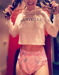 emma-abdl:I got a BABYGIRL sweater 