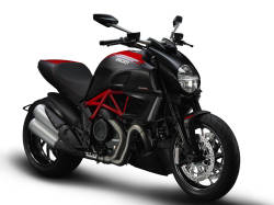 Ducati Diavel Carbon. Sex on wheels.