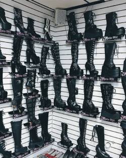 mistressaliceinbondageland:  I need new boots… 
