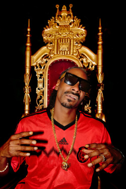 brinsonbanks:  Snoop Dogg on his throne. | Brinson + Banks