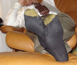 sniffingsocks:  THANKS FOR TAKING MY SHOES OFF SON!! NOW START