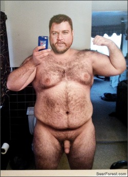 bears-haunts-n-taunts:  carson-bear:love BEAR 4 ever  Like hairy