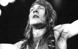 god-of-thunder-and-rock-n-roll:  Axl :D