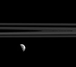 humanoidhistory:  ONE YEAR AGO TODAY: The rings of Saturn and