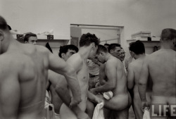 thenewloverofbeauty:  John Dominis:  Purdue Football Team  (1954)