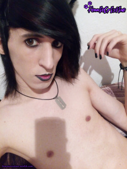 Dyed my hair black & tried to do Marilyn Manson makeup x)