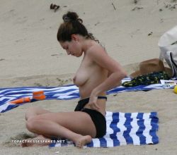 New Post has been published on http://topactressesfakes.net/2016/06/kelly-brook-boobs-show-in-beach-topless/Kelly