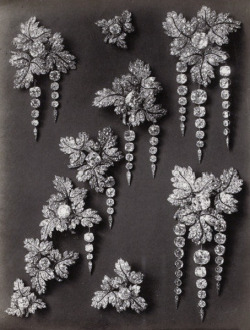 thestandrewknot:  Elements of the original garland from Empress