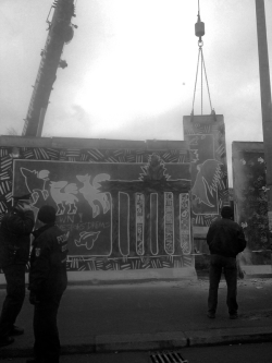 eastberliner:  Eastside Gallery Abriss , Berlin Wall Destruction