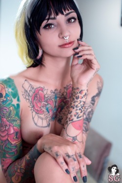 beautifulgirlsmakemesuicidal:  Anabuhr Suicide 