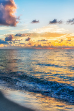 mistymorningme:  Sunrise and Clouds Vertical Glow - Hollywood